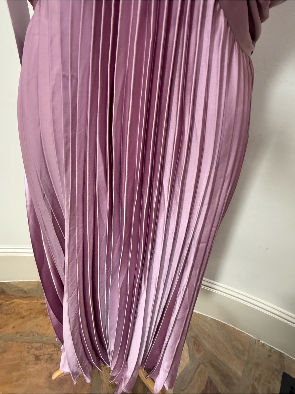 NWOT Dusty Rose Pleated Flutter Sleeve Midi Dress - Picture 6 of 15